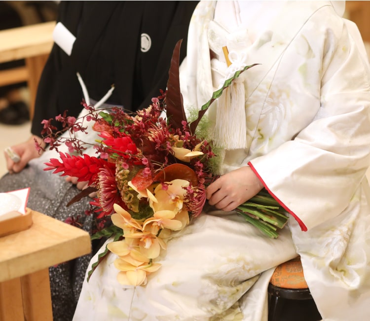 雅やかな日本の花嫁衣裳